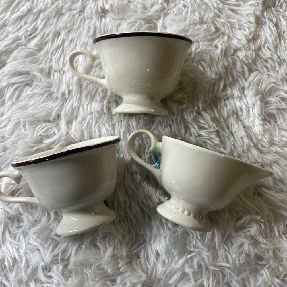 Baileys collectible coffee cups and creamer - Picture 2 of 4